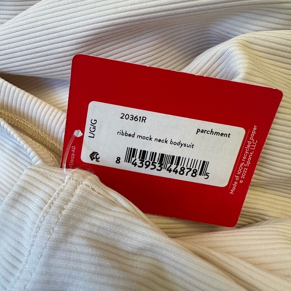 SPANX Suit Yourself Ribbed Mock Neck Sleeveless Bodysuit Parchment NEW - Picture 5 of 6